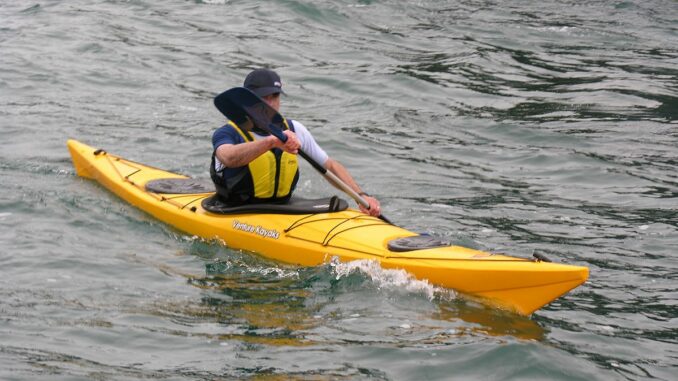 1200px-Sea_Kayak